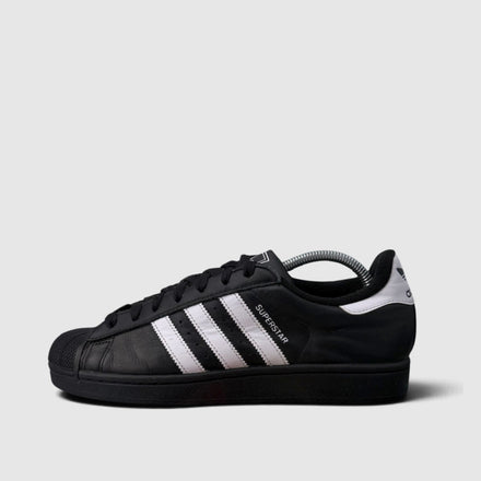 Adidas Superstar II Black White, buty sportowe męskie w bardzo dobrym stanie rozmiar 42, boczny profil, lewa strona