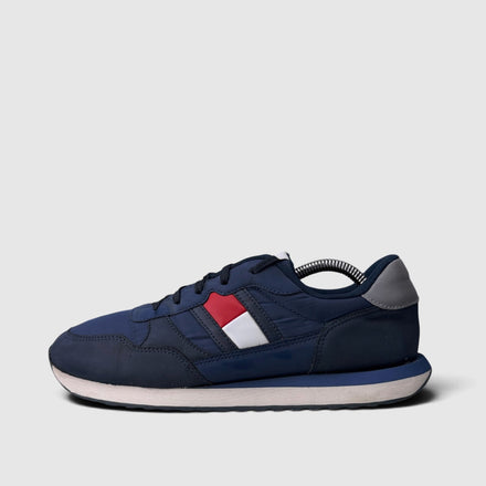 Tommy Hilfiger Flag Low Cut, buty sportowe damskie w dobrym stanie rozmiar 40, boczny profil, lewa strona