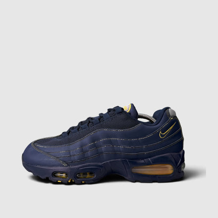 Nike Air Max 95 Michigan, buty sportowe męskie w bardzo dobrym stanie rozmiar 43, boczny profil, lewa strona