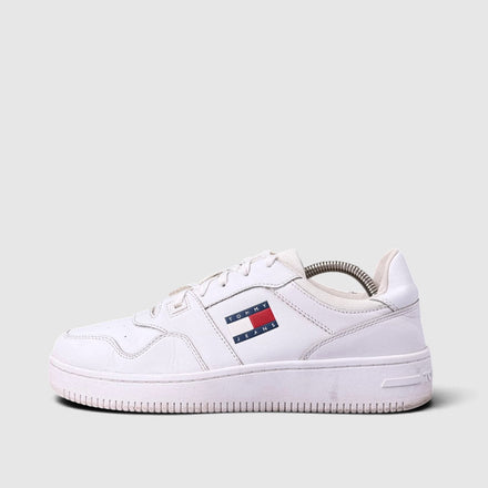 Tommy Hilfiger Retro Basket, buty sportowe męskie w bardzo dobrym stanie rozmiar 42, boczny profil, lewa strona