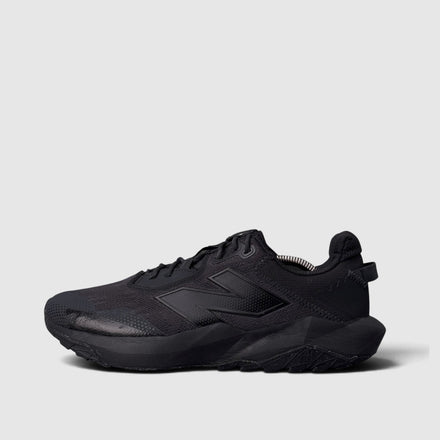 New Balance DynaSoft Nitrel V6, buty sportowe męskie w bardzo dobrym stanie rozmiar 44, boczny profil, lewa strona
