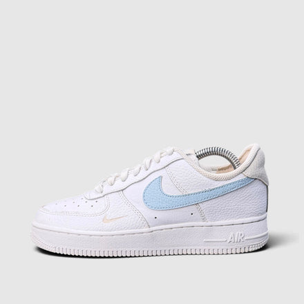 Nike Air Force 1 '07 Low Light Armory Blue, buty sportowe damskie w bardzo dobrym stanie rozmiar 36.5, boczny profil, lewa strona