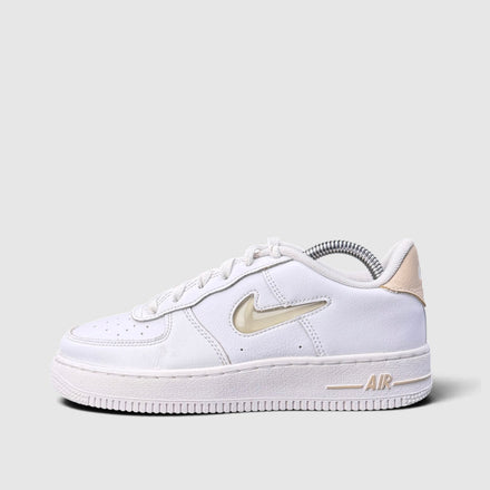 Nike Air Force 1 Low Jewel White Pale Ivory, buty sportowe damskie w bardzo dobrym stanie rozmiar 37.5, boczny profil, prawa strona