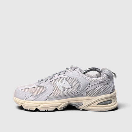 New Balance 530, buty sportowe męskie w bardzo dobrym stanie rozmiar 41.5, boczny profil, lewa strona