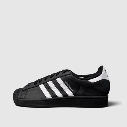 Adidas Superstar II Black White, buty sportowe męskie w bardzo dobrym stanie rozmiar 44 2/3, boczny profil, lewa strona