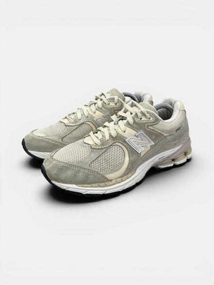 New Balance 2002R — buty sportowe damskie w bardzo dobrym stanie rozmiar 38, widok z boku