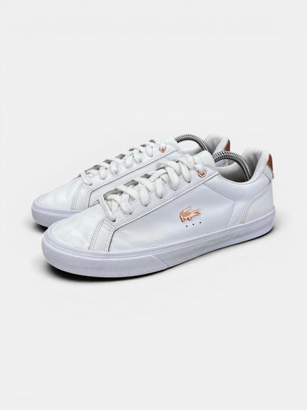 Lacoste Sneakers — buty sportowe damskie w bardzo dobrym stanie rozmiar 39, widok z boku