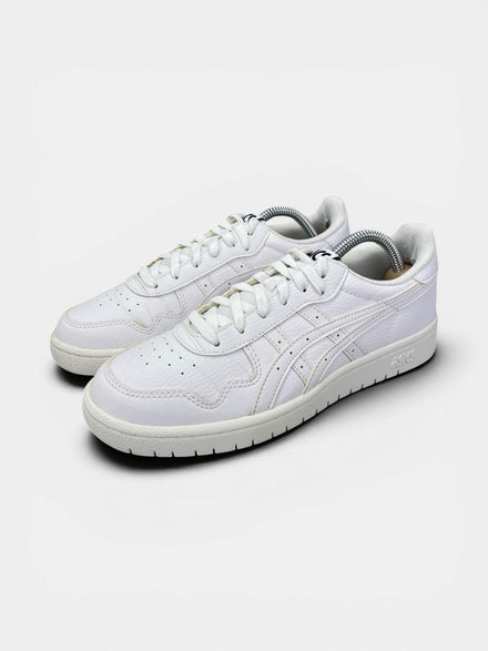 Asics Leather Sneakers — buty sportowe damskie w bardzo dobrym stanie rozmiar 39, widok z boku