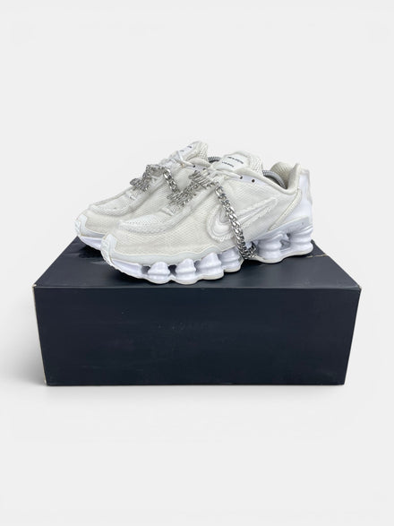 Nike Shox TL / CDG Triple White - buty sportowe, widok z boku