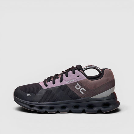 On Cloudrunner, buty sportowe damskie w bardzo dobrym stanie rozmiar 38.5, widok z boku