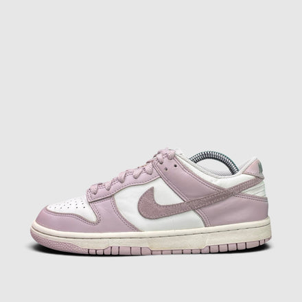 Nike Dunk Low, buty sportowe damskie w bardzo dobrym stanie rozmiar 38, boczny profil, lewa strona