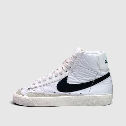 Nike Blazer Mid '77 Vintage White/Black, buty sportowe damskie w bardzo dobrym stanie rozmiar 37.5, boczny profil, lewa strona
