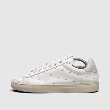 Emporio Armani Sneakers, buty sportowe męskie w bardzo dobrym stanie rozmiar 43, boczny profil, lewa strona