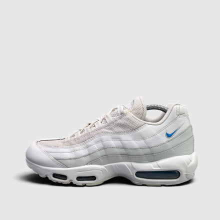 Nike Air Max 95, buty sportowe męskie w bardzo dobrym stanie rozmiar 44, boczny profil, lewa strona