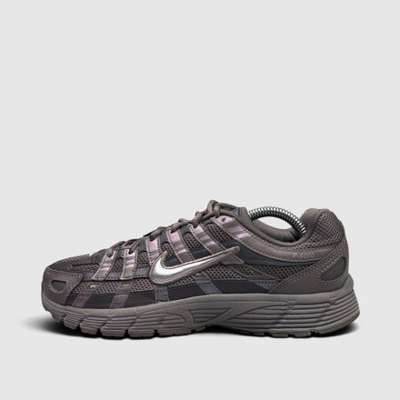 Nike P-6000, buty sportowe damskie w bardzo dobrym stanie rozmiar 38.5, boczny profil, lewa strona
