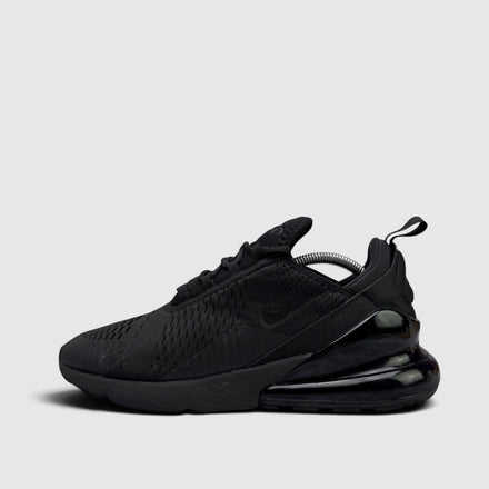 Nike Air Max 270 Triple Black, buty sportowe męskie w bardzo dobrym stanie rozmiar 45, boczny profil, lewa strona