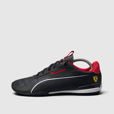 Puma Scuderia Ferrari Neo Cat 3.0, buty sportowe męskie w bardzo dobrym stanie rozmiar 43, boczny profil, lewa strona