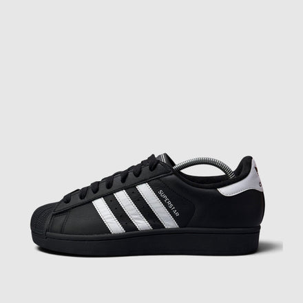 Adidas Superstar II Black White, buty sportowe męskie w bardzo dobrym stanie rozmiar 42, boczny profil, lewa strona