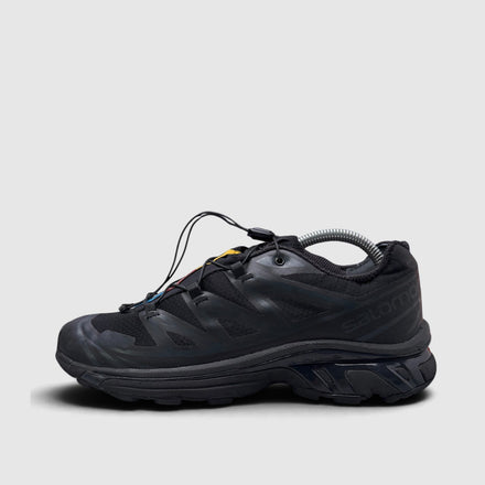 Salomon XT-6 Triple Black, buty sportowe męskie w bardzo dobrym stanie rozmiar 42, boczny profil, lewa strona