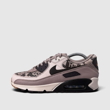 Nike Air Max 90 SE Tan Snakeskin, buty sportowe męskie w bardzo dobrym stanie rozmiar 42.5, boczny profil, lewa strona