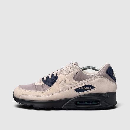 Nike Air Max 90 Light Orewood Brown, buty sportowe męskie w bardzo dobrym stanie rozmiar 44.5, boczny profil, lewa strona