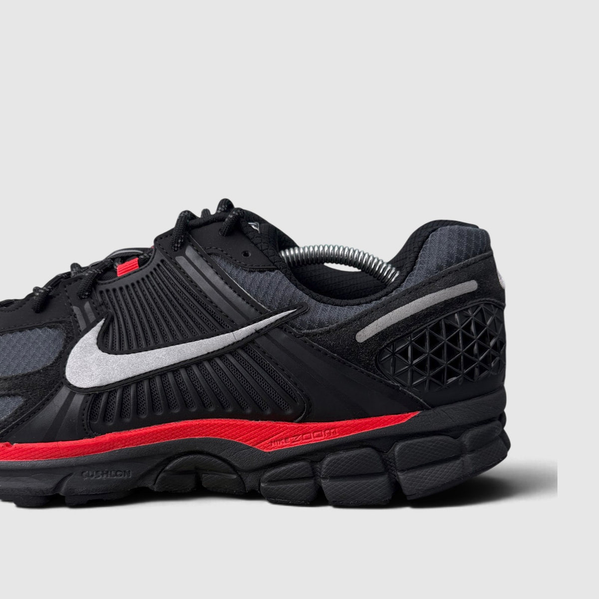 Nike Zoom Vomero 5 Bred, buty sportowe męskie w bardzo dobrym stanie rozmiar 45.5, detal