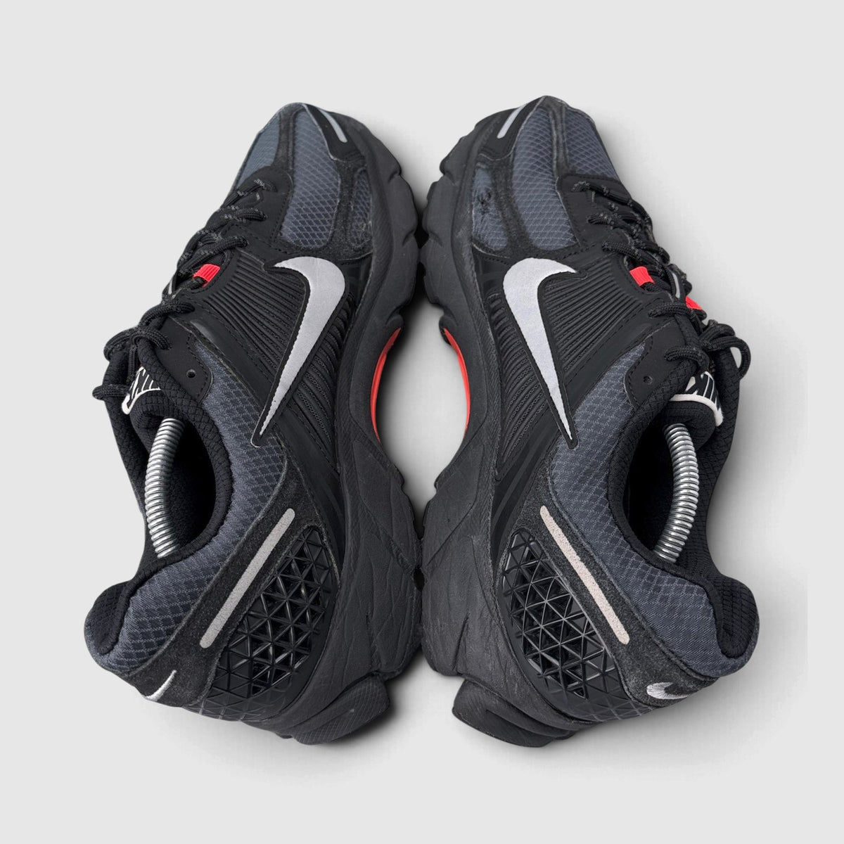 Nike Zoom Vomero 5 Bred, buty sportowe męskie w bardzo dobrym stanie rozmiar 45.5, widok z góry