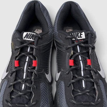 Nike Zoom Vomero 5 Bred, buty sportowe męskie w bardzo dobrym stanie rozmiar 45.5, język buta