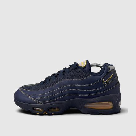 Nike Air Max 95 Michigan, buty sportowe męskie w bardzo dobrym stanie rozmiar 42.5, boczny profil, lewa strona