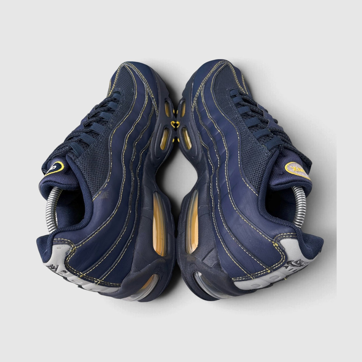 Nike Air Max 95 Michigan, buty sportowe męskie w bardzo dobrym stanie rozmiar 42.5, widok z góry