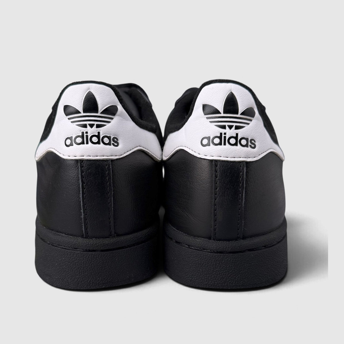 Adidas Superstar II Black White, buty sportowe damskie w bardzo dobrym stanie rozmiar 38, widok z tyłu