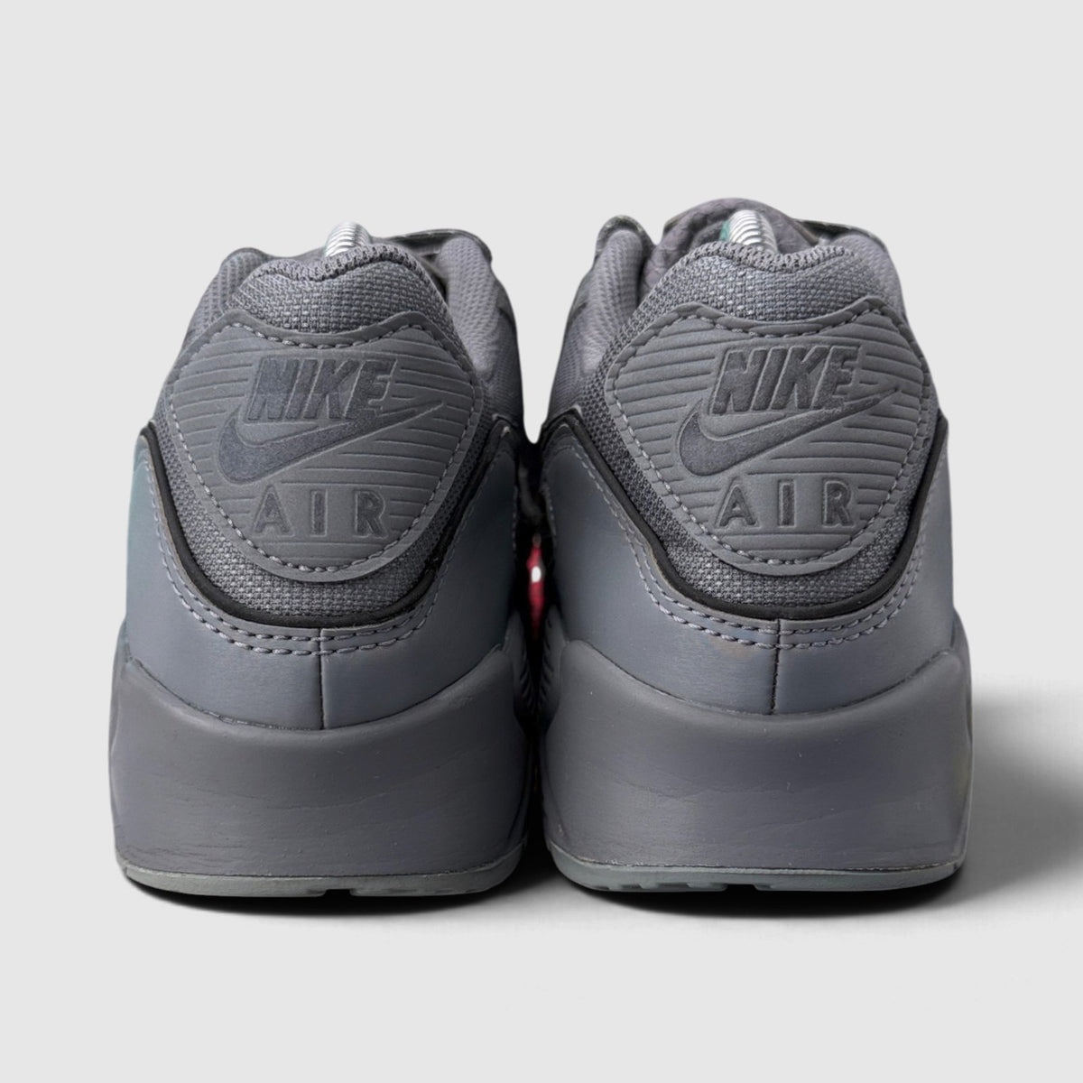 Nike Air Max 90 Premium Smoke Grey Black, buty sportowe męskie w bardzo dobrym stanie rozmiar 42, widok z tyłu