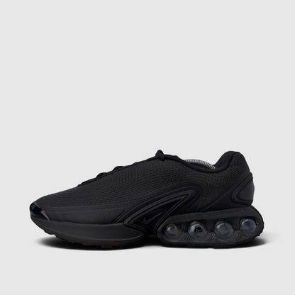 Nike Air Max DN Black Metallic Grey, buty sportowe męskie w bardzo dobrym stanie rozmiar 45.5, boczny profil, lewa strona