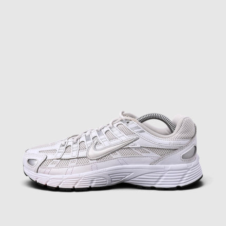 Nike P-6000, buty sportowe damskie w bardzo dobrym stanie rozmiar 38, boczny profil, lewa strona