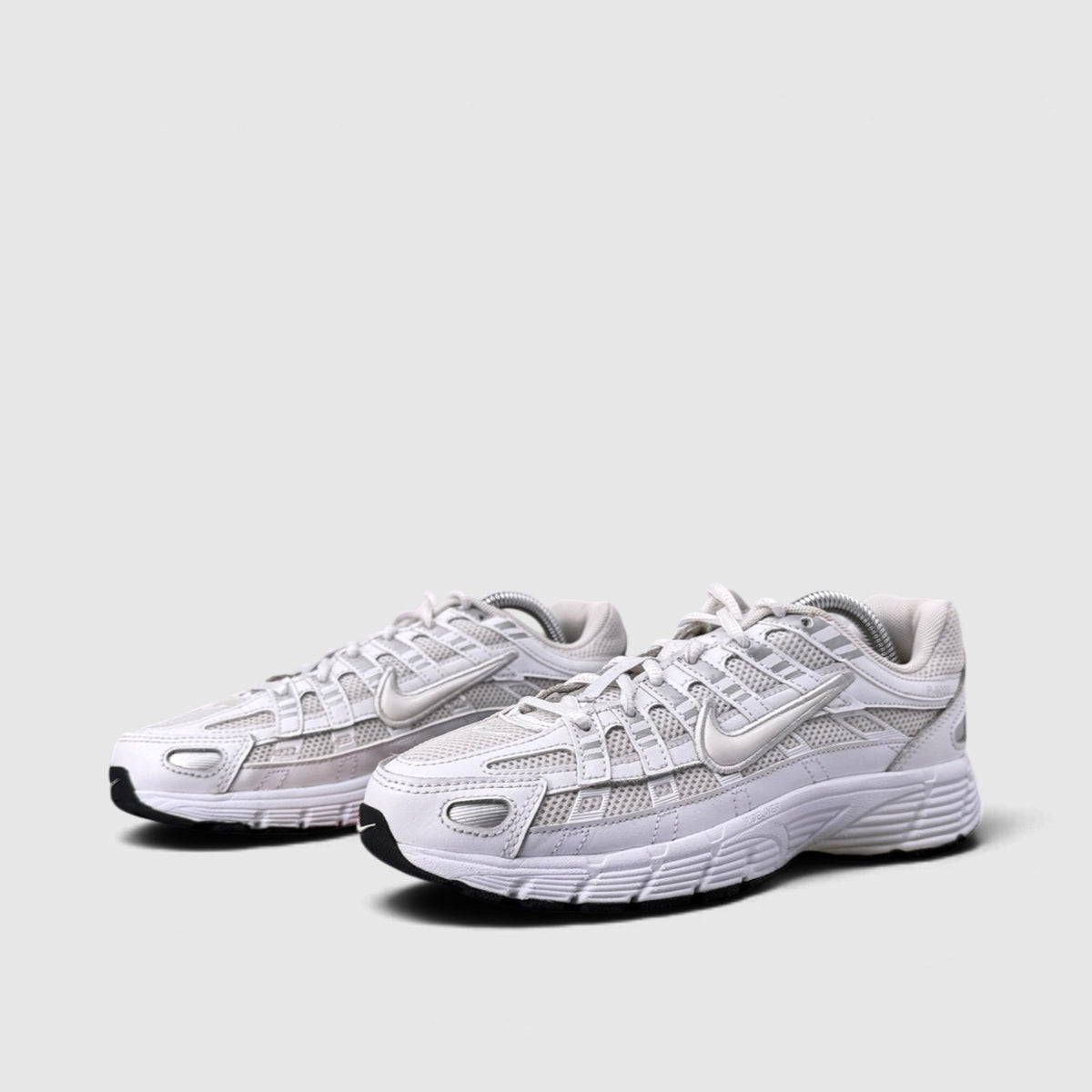 Nike P-6000, buty sportowe damskie w bardzo dobrym stanie rozmiar 38, para butów