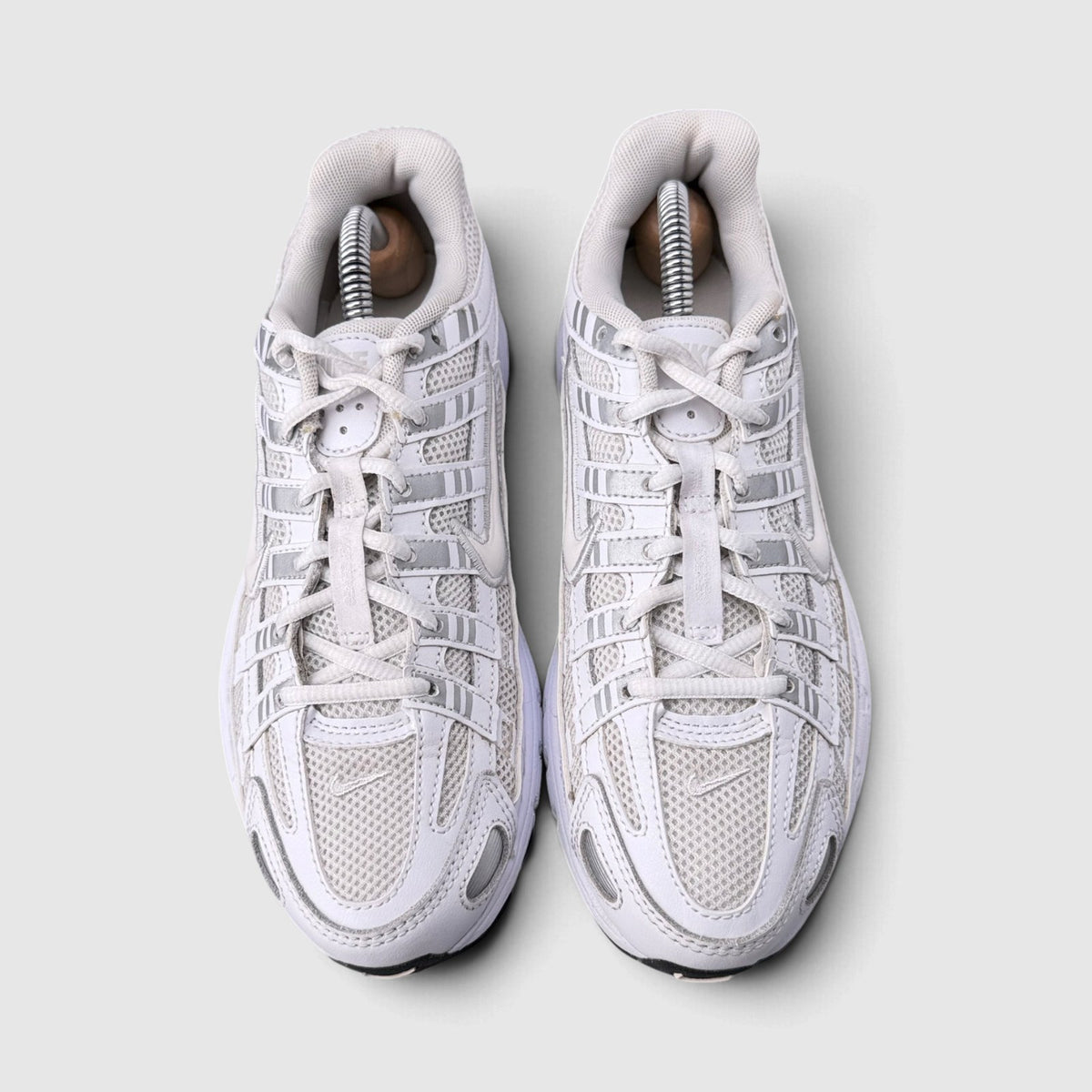 Nike P-6000, buty sportowe damskie w bardzo dobrym stanie rozmiar 38, widok z przodu