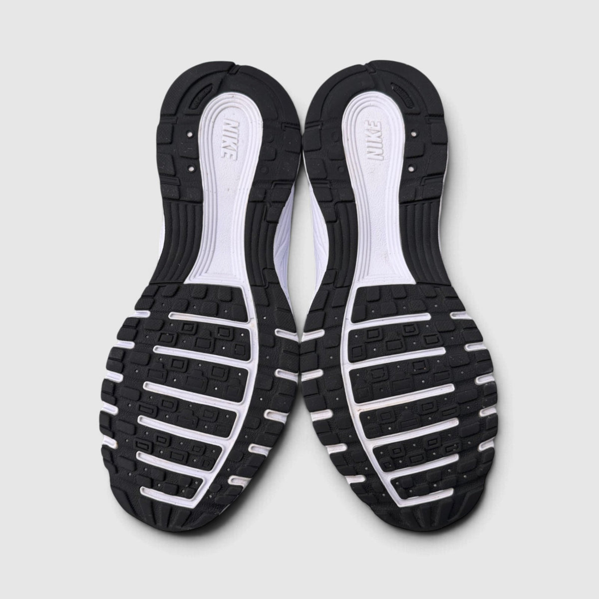 Nike P-6000, buty sportowe damskie w bardzo dobrym stanie rozmiar 38, podeszwa