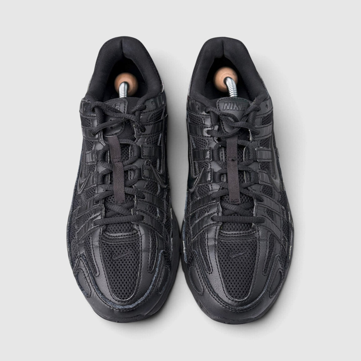 Nike P-6000 Black, buty sportowe męskie w bardzo dobrym stanie rozmiar 42, widok z przodu
