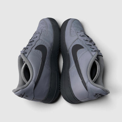 Nike Air Force 1 Low, buty sportowe damskie w bardzo dobrym stanie rozmiar 40, widok z góry