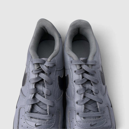 Nike Air Force 1 Low, buty sportowe damskie w bardzo dobrym stanie rozmiar 40, widok z góry