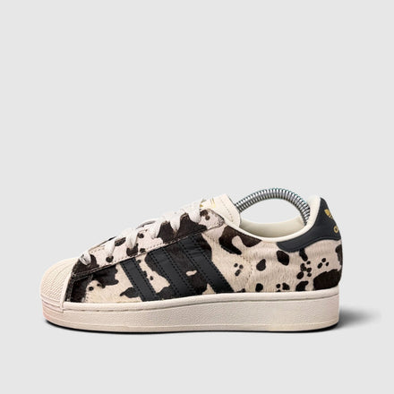 Adidas Superstar II Cow Print, buty sportowe damskie w bardzo dobrym stanie rozmiar 36, boczny profil, lewa strona