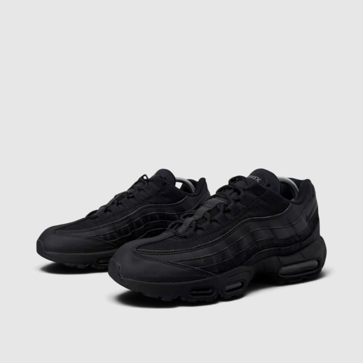 Nike Air Max 95 Essential Triple Black, buty sportowe męskie w bardzo dobrym stanie rozmiar 42.5, para butów