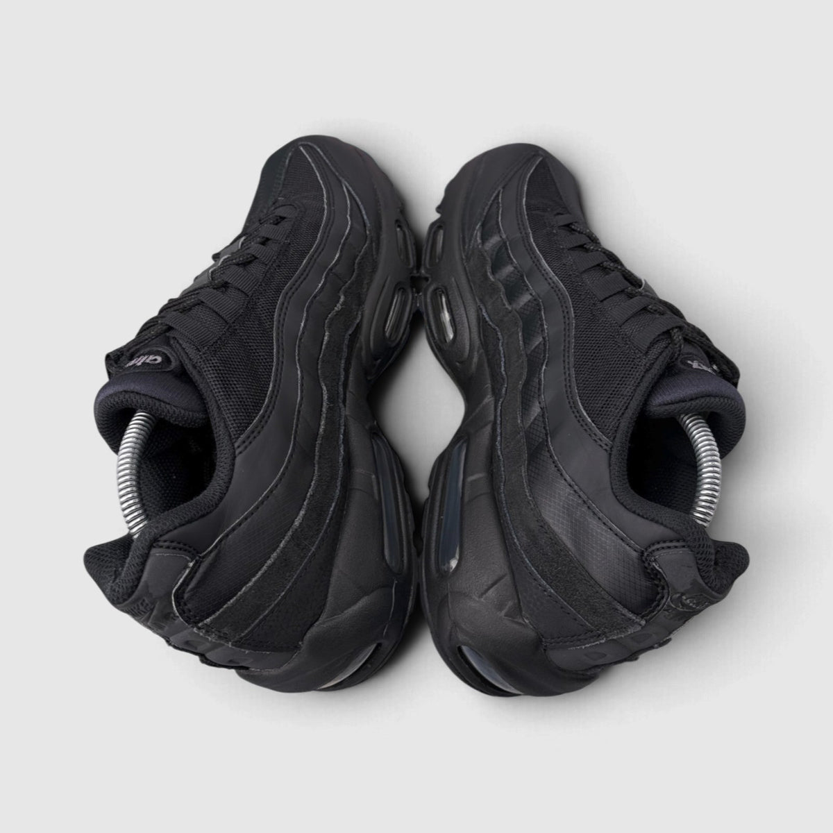 Nike Air Max 95 Essential Triple Black, buty sportowe męskie w bardzo dobrym stanie rozmiar 42.5, widok z góry