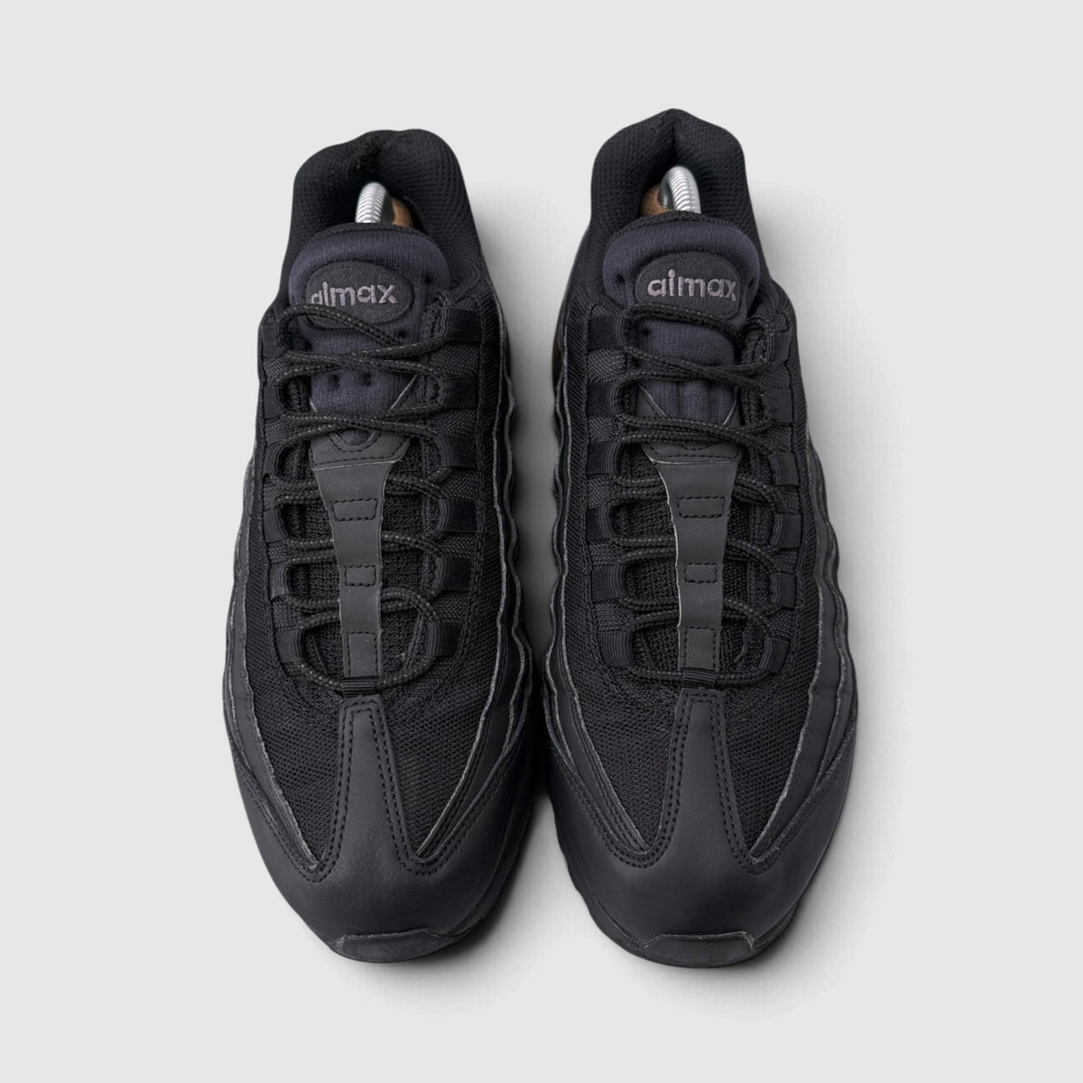 Nike Air Max 95 Essential Triple Black, buty sportowe męskie w bardzo dobrym stanie rozmiar 42.5, widok z góry