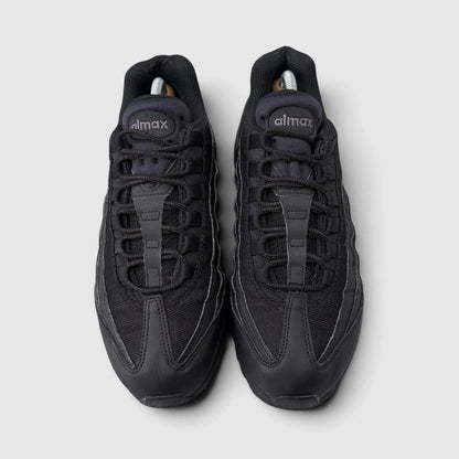Nike Air Max 95 Essential Triple Black, buty sportowe męskie w bardzo dobrym stanie rozmiar 42.5, widok z góry