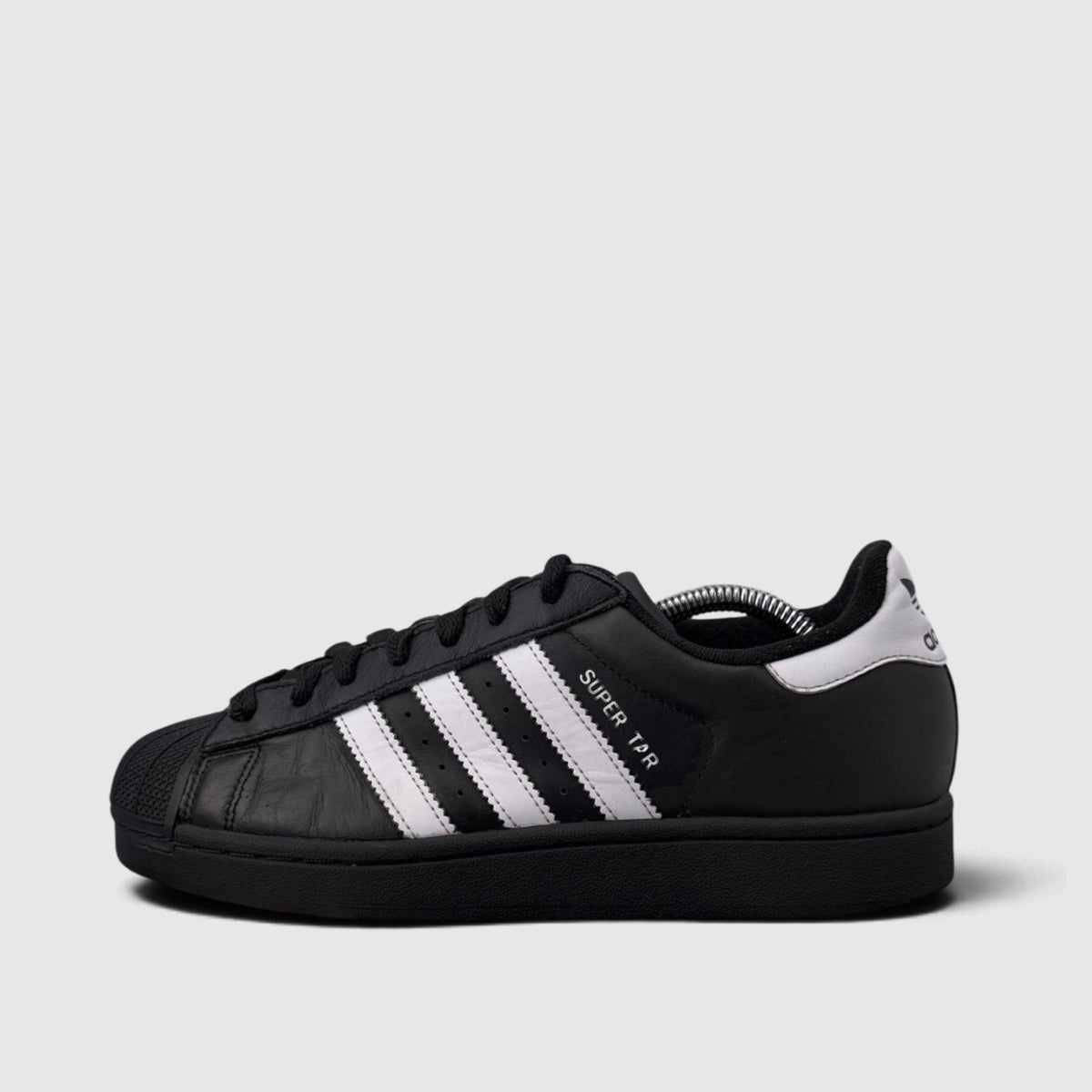 Adidas Superstar II Black White, buty sportowe damskie w bardzo dobrym stanie rozmiar 40, boczny profil, lewa strona