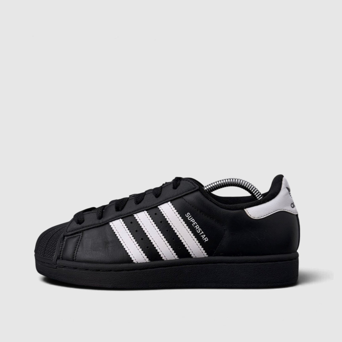 Adidas Superstar II Black White, buty sportowe damskie w bardzo dobrym stanie rozmiar 38 2/3, boczny profil, lewa strona