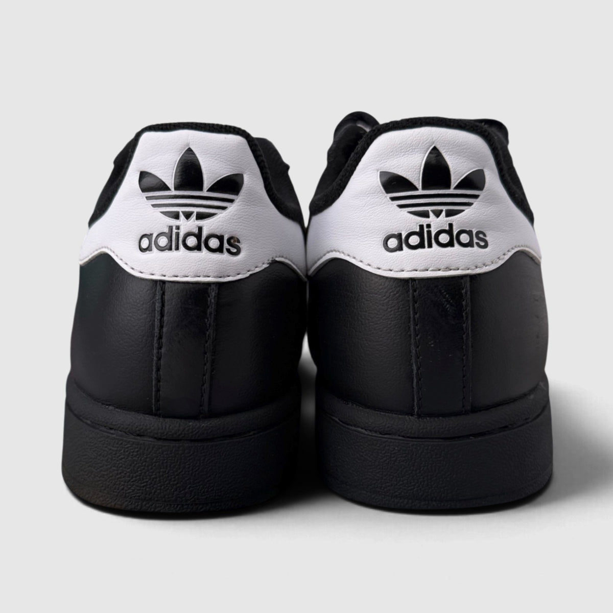 Adidas Superstar II Black White, buty sportowe damskie w bardzo dobrym stanie rozmiar 38 2/3, widok z tyłu