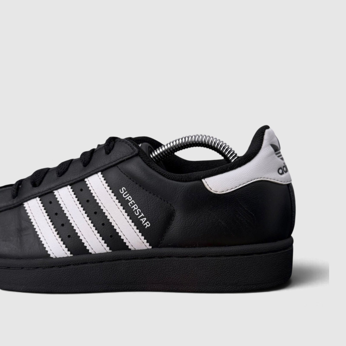 Adidas Superstar II Black White, buty sportowe damskie w bardzo dobrym stanie rozmiar 38 2/3, boczny profil, lewa strona