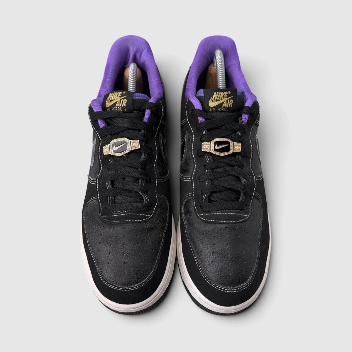 Nike Air Force 1 Low World Champ - Lakers, buty sportowe męskie w bardzo dobrym stanie rozmiar 45.5, widok z góry